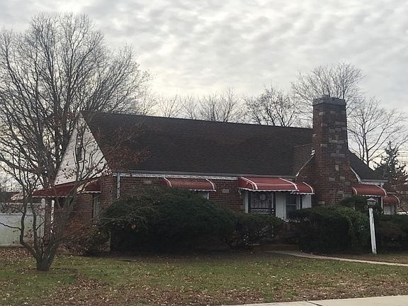 3rd image of 680 Ivy Pl