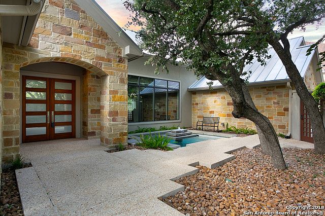 1st image of 6 Oak Hill Pl