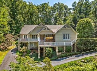 220 Amblewood Trl, Hendersonville, NC 28739