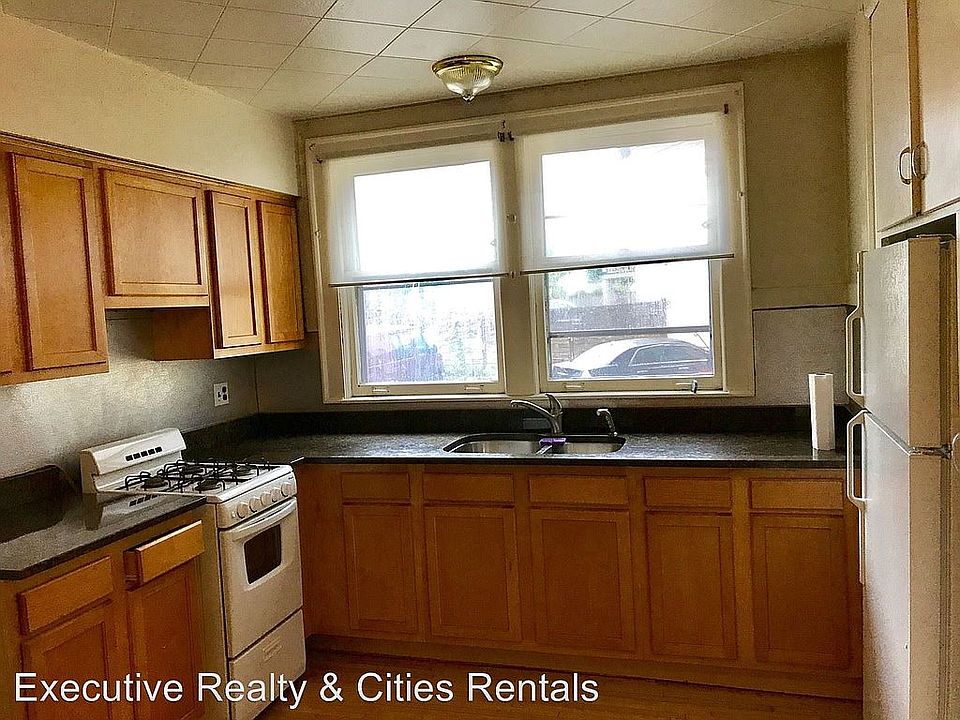 1st floor kitchen