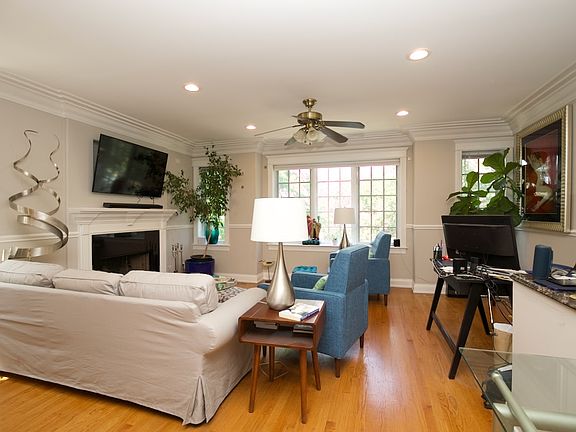 4th image of 3721 N Clifton Ave #4