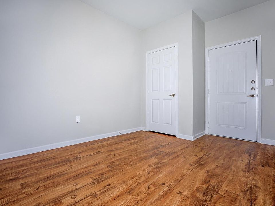 1st image of 285 Echols Ln #236