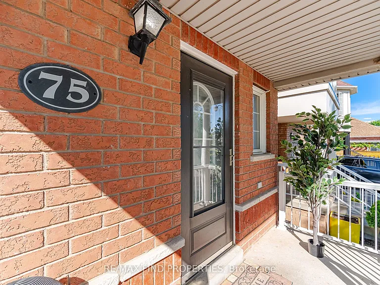 75 Harris Blvd — Photo 2
