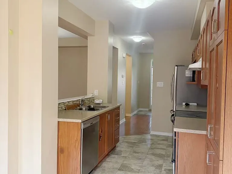 212 Losino Cres — Photo 7