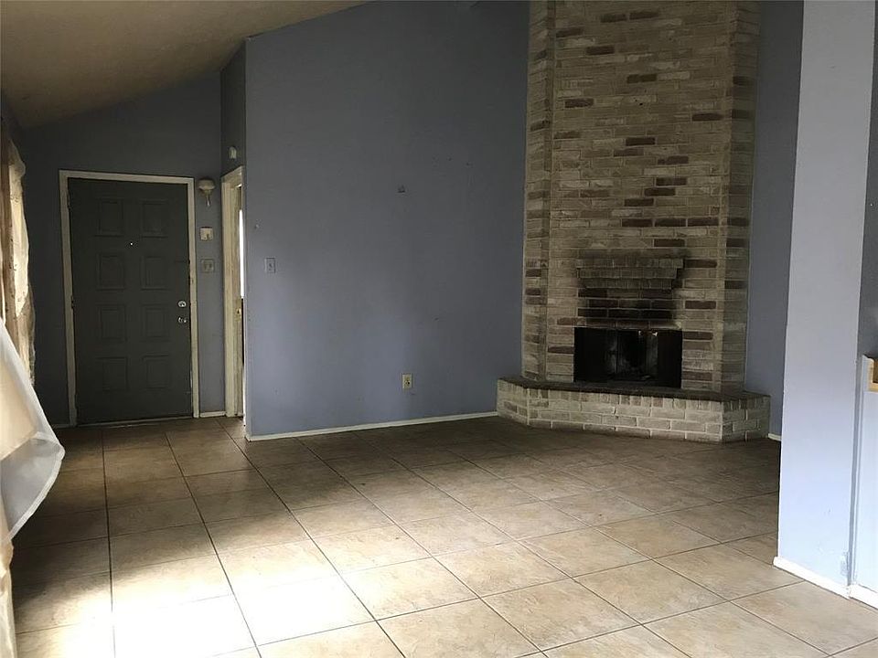 2nd image of 10027 Lasaber Ct