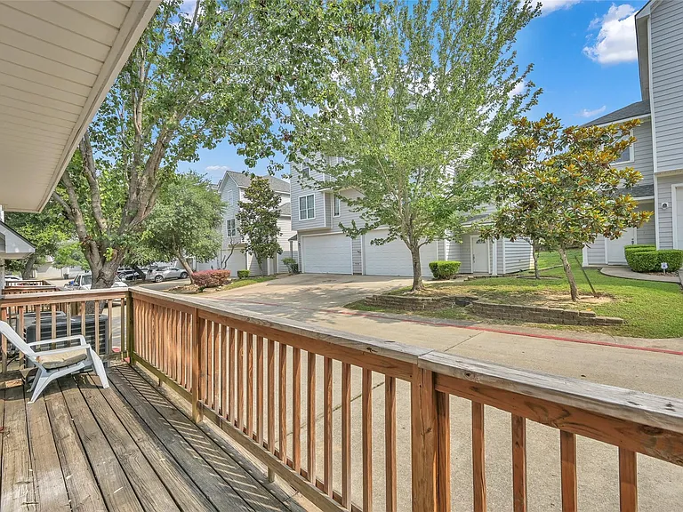 180 Binnacle Ct #B — Photo 1