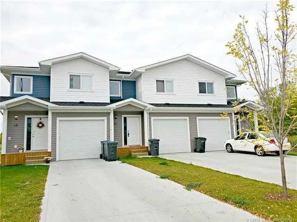 49 N Hawthorn Pl, Sylvan Lake, AB T4S 0S2