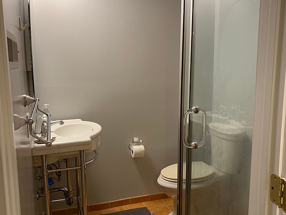 4th image of 874 Neilson St