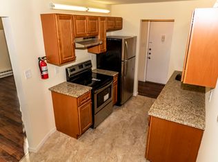 82 Amberly Dr UNIT E, Manalapan, NJ