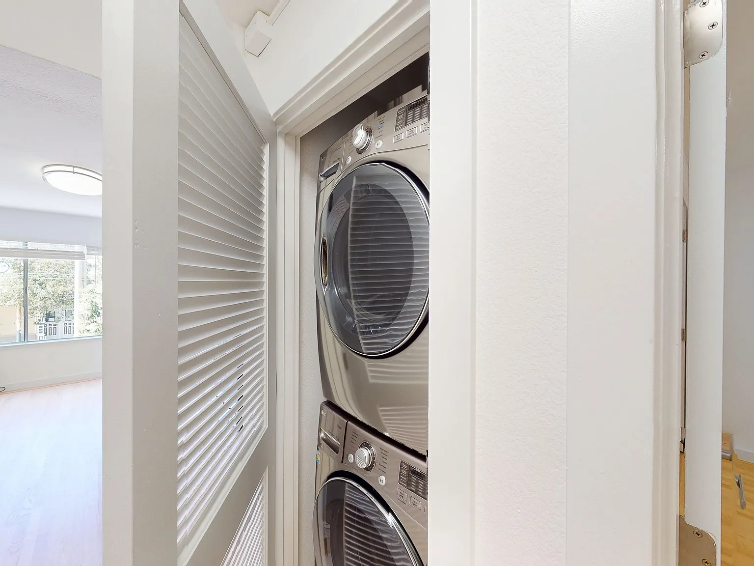 Remodeled 2BR with In-Unit Laundry & Dishwasher in the Mission — Photo 4