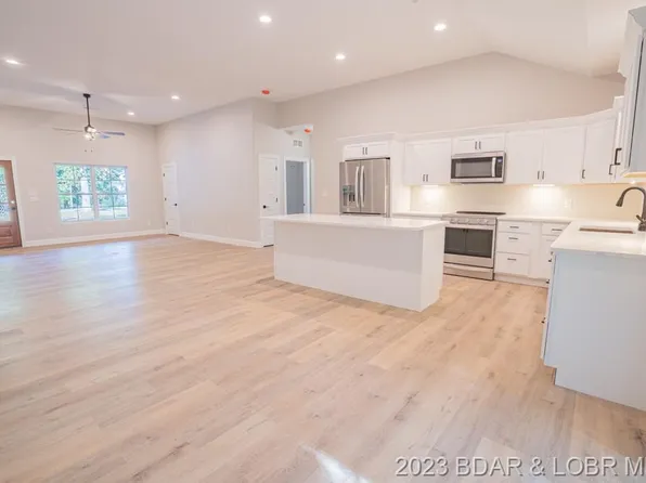 356 Via Appia Dr, Sunrise Beach, MO 65079