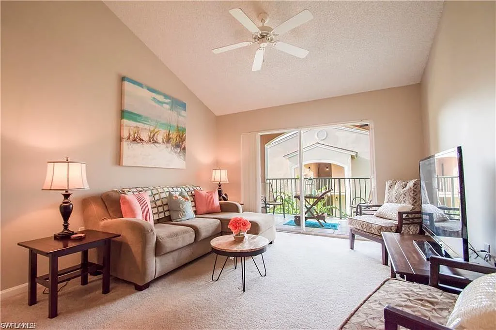 3 bed, 2.0 bath, 1219 sqft, $1,875 — Photo 2