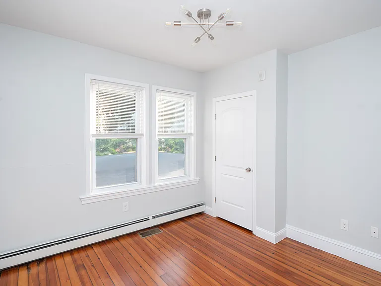 183 Camp St #1M — Photo 4