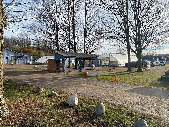 4th image of 5616 N Riverview Dr