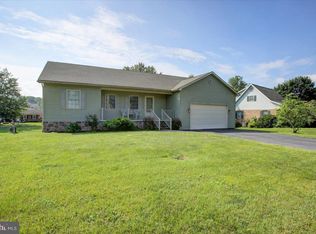 1060 Kunkle Dr, Chambersburg, PA 17202