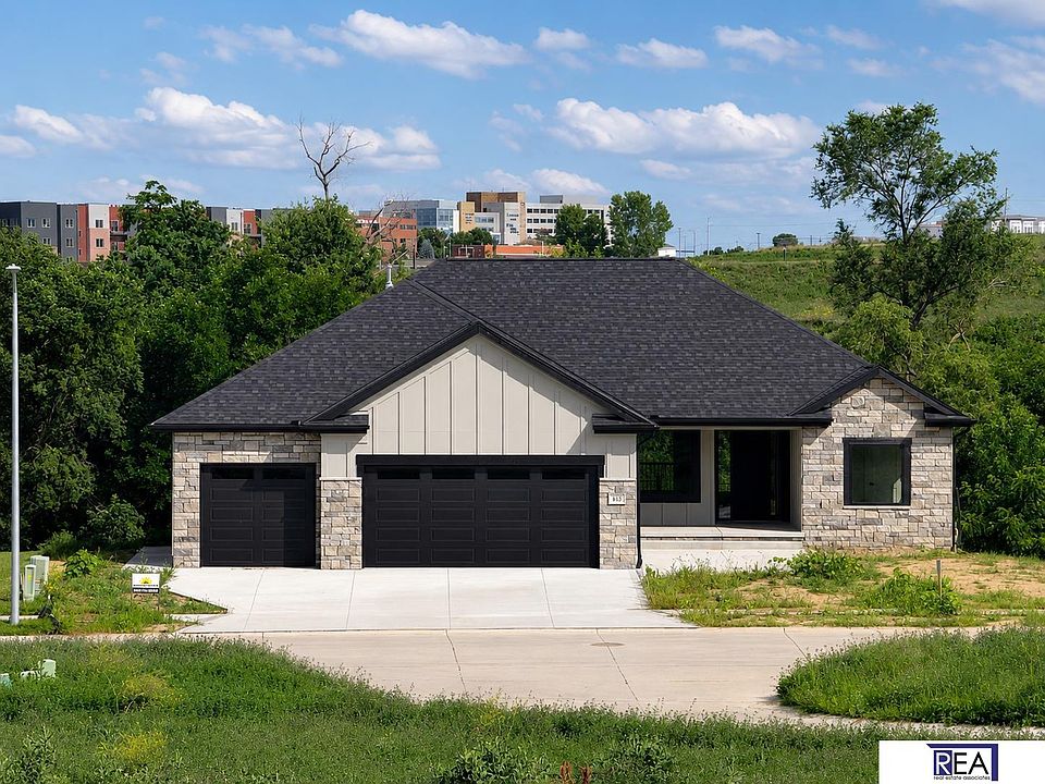 1st image of 613 Valley Rd