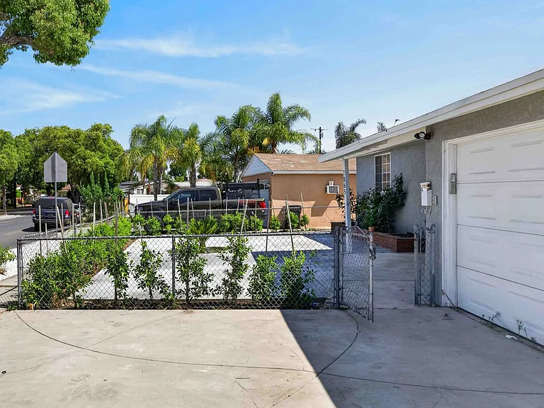 7865 Cantaloupe Ave — Photo 4