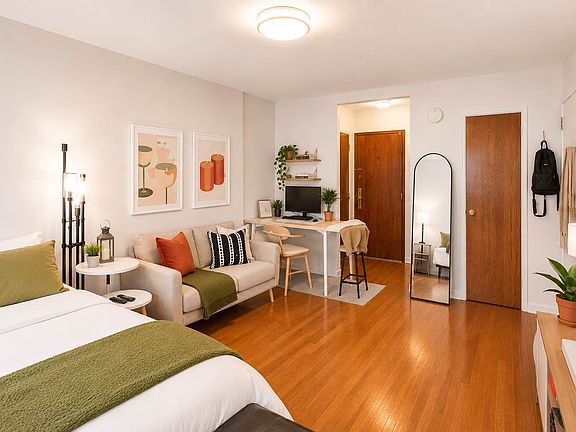 4th image of 119 W 75th St APT 1F