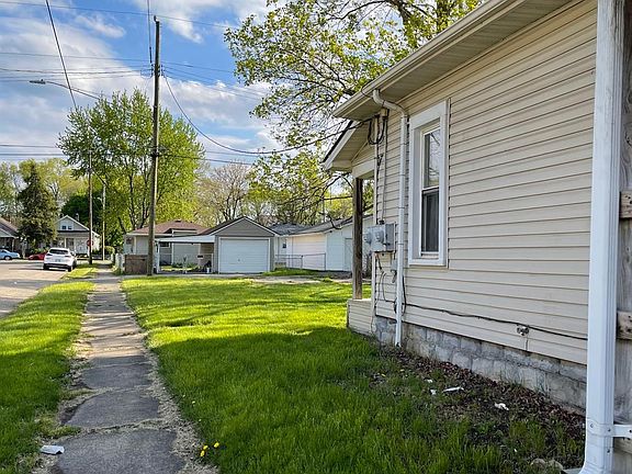 4th image of 1526 Lawn Avenue