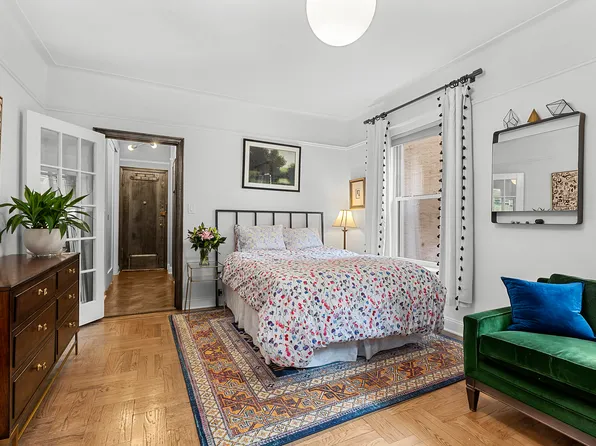 140 East 95th Street 2E image 1 of 6