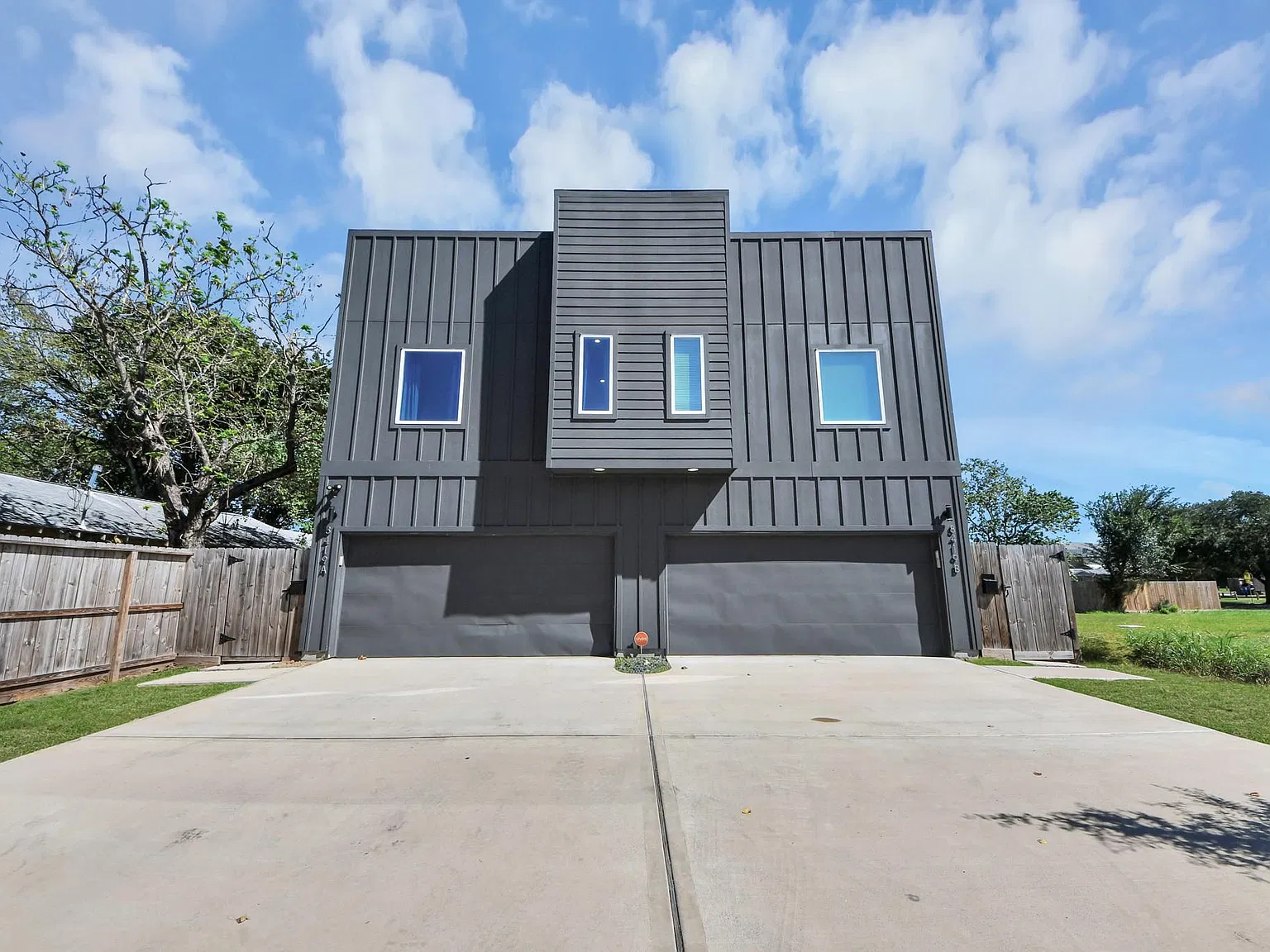 3 bed, 3.5 bath, 3668 sqft, $2,600 — Photo 1