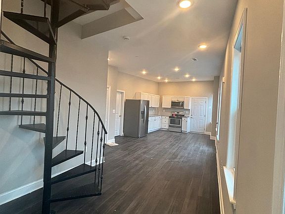 Full View to Entrance