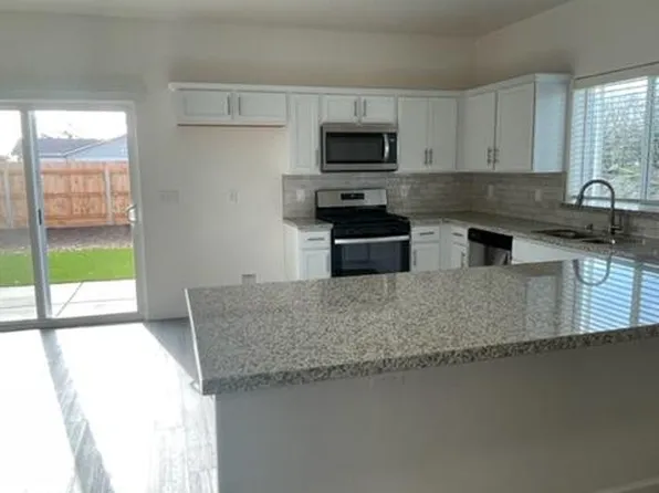 3844 S Burke St #3844, Visalia, CA 93292