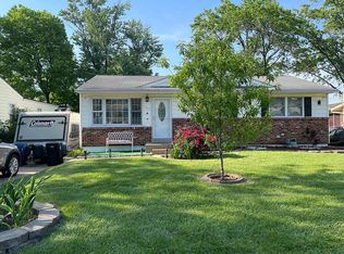 11015 Ridge Forest Ct, Saint Louis, MO 63126