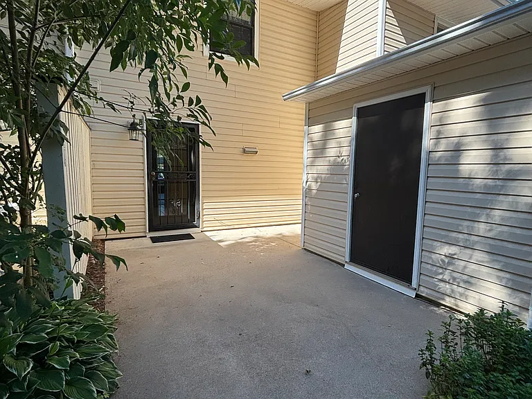 155 Turnwood Ln — Photo 2
