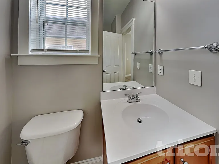 6723 Dunton St — Photo 14