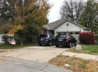 221 NE 80th St, Kansas City, MO 64118