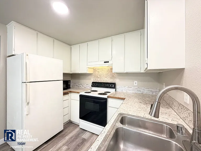 630-632 S State St Tacoma — Photo 31