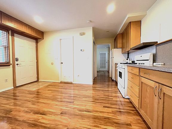 3rd image of 343 Naughton Ave Floor 1