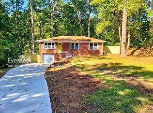 6100 Azalea Dr SE, Mableton, GA 30126