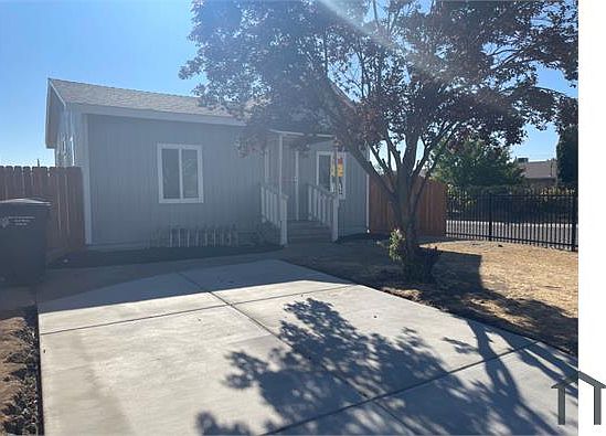 2nd image of 7053 Woodbine Ave
