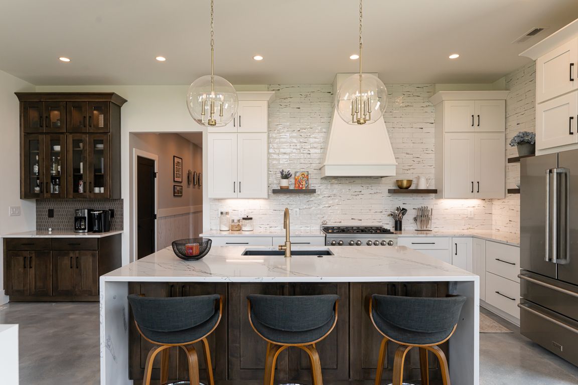 next background image