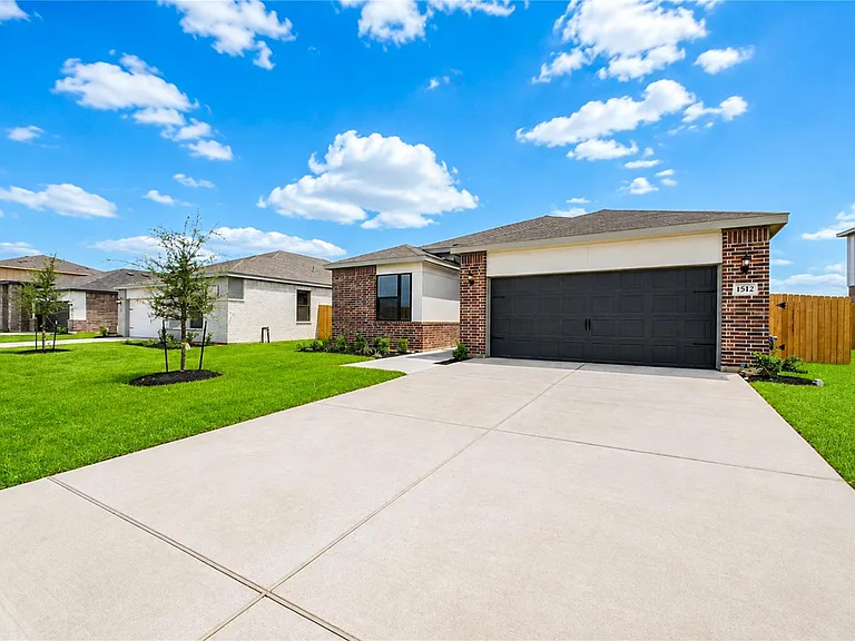 1512 Jean Meadow Dr — Photo 2