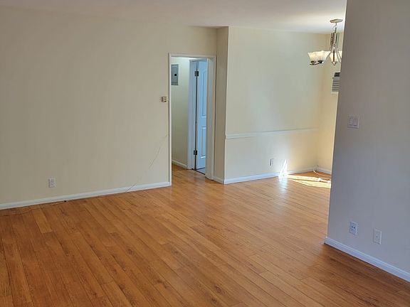 5th image of 920 N Curson Ave APT 4