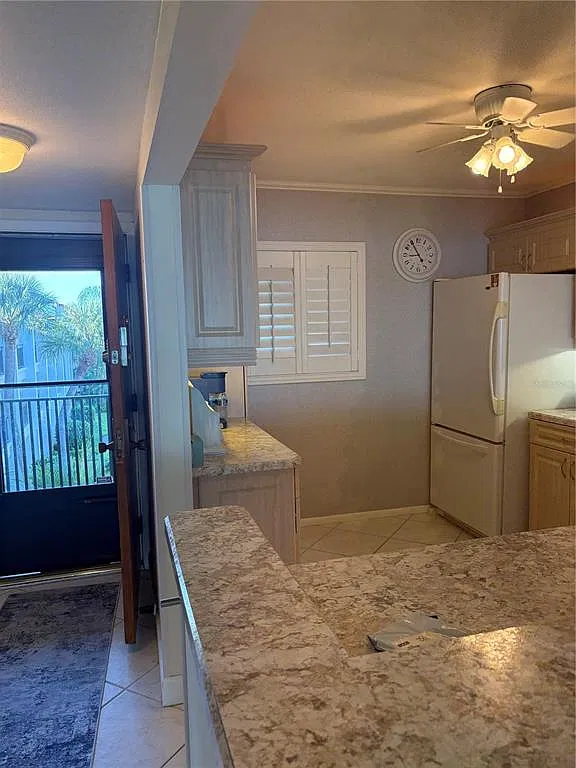 2 bed, 2.0 bath, 1181 sqft, $3,500 — Photo 2
