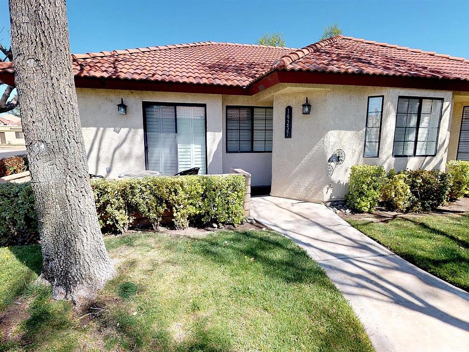 1st image of 19237 Elm Dr