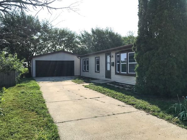 1154 W Barry Ln