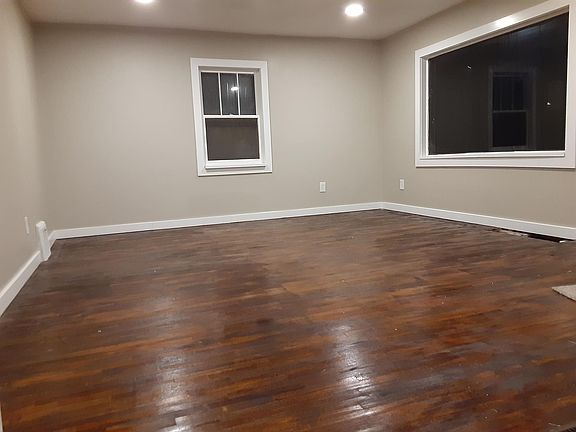 5th image of 131 Scotts Dr