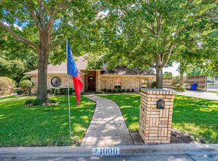1000 Shady Oak Trl, Mansfield, TX 76063