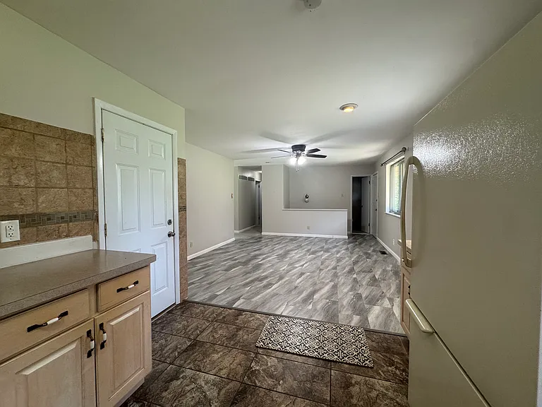 1816 Schulte Hill Dr — Photo 3