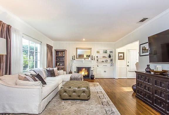 5th image of 1833 Fox Hills Dr #1833
