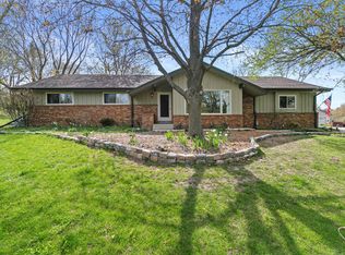 W296N615 Bryn Dr, Waukesha, WI 53188
