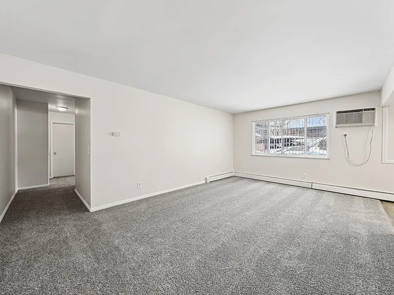 Williamsburg Apartments — Photo 41