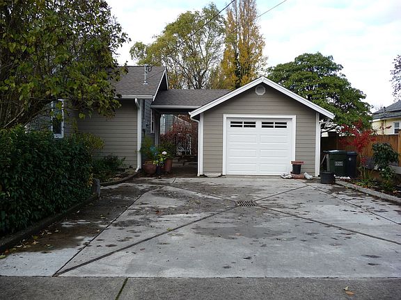 Super Garage with Work Space