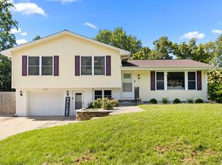 2712 W Overhill Rd, Peoria, IL 61615