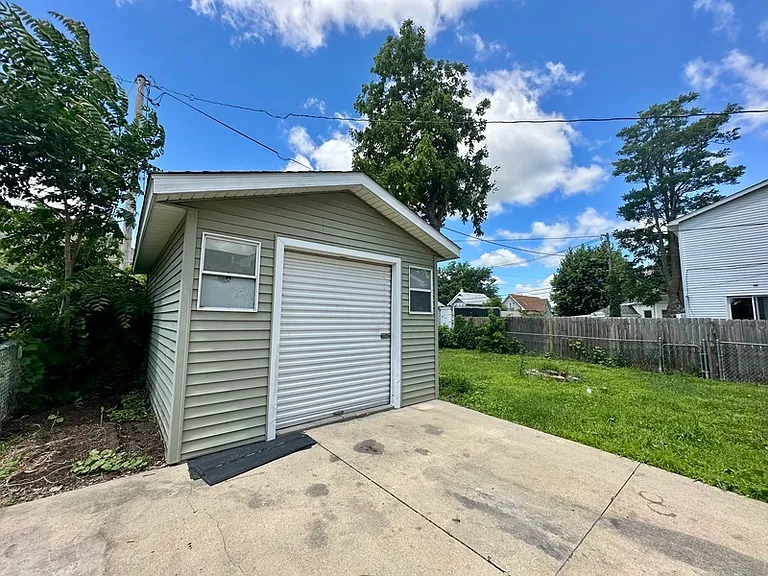 1332 C St SW — Photo 17